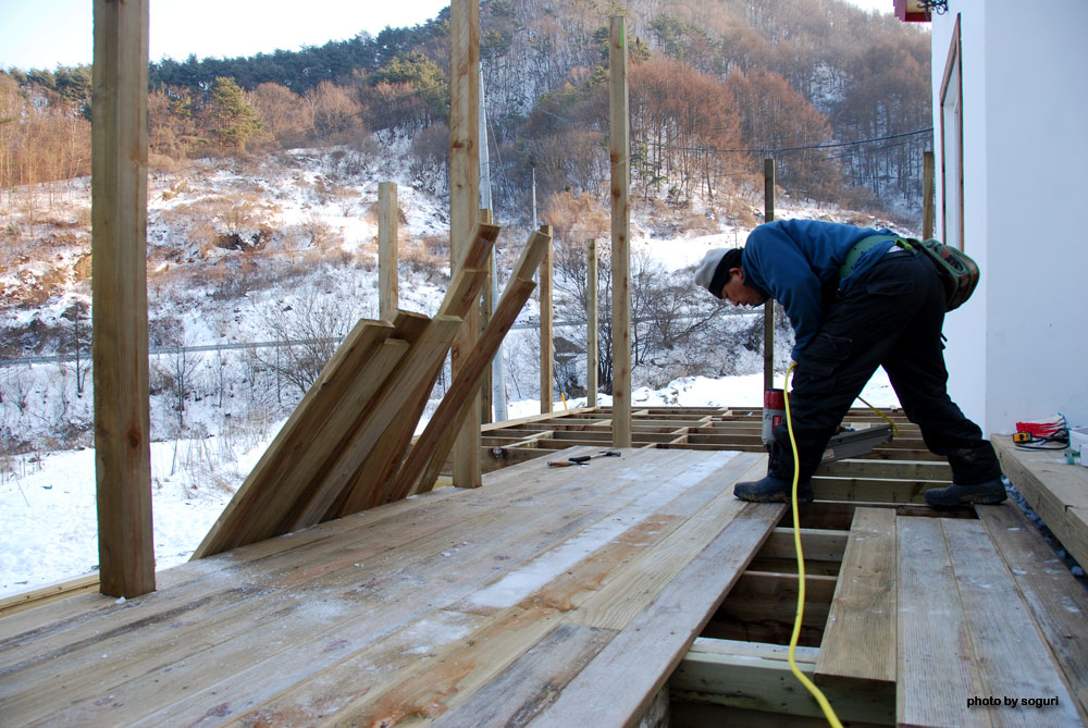 단양 박목수 방부목 데크시공 마루판 작업 